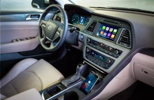 Interior, dashboard and touchscreen of the 2017 Hyundai Sonata Hybrid