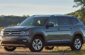 2018 Volkswagen Atlas front and sideview