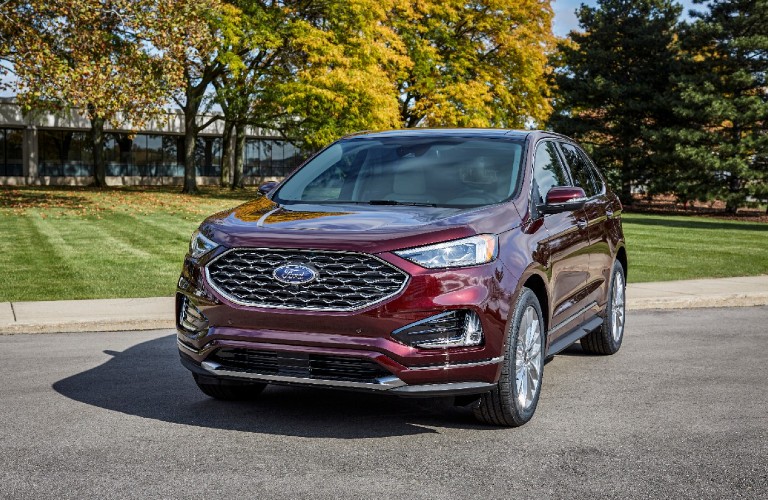 Front exterior view of the 2021 Ford Edge