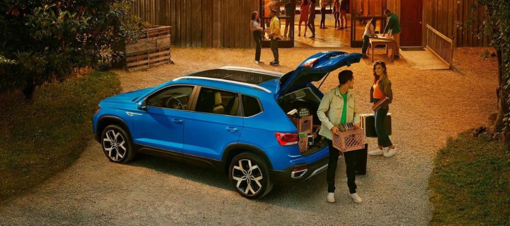 2023 Volkswagen Taos trunk open